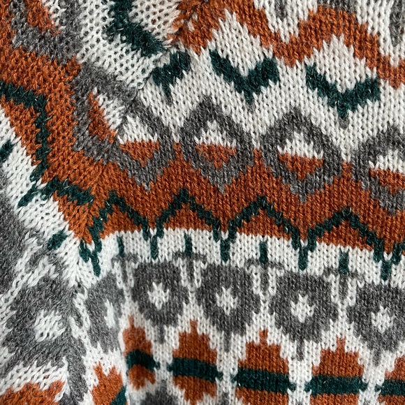 Multicolored Patterned Cropped Sweater - Picture 3 of 5